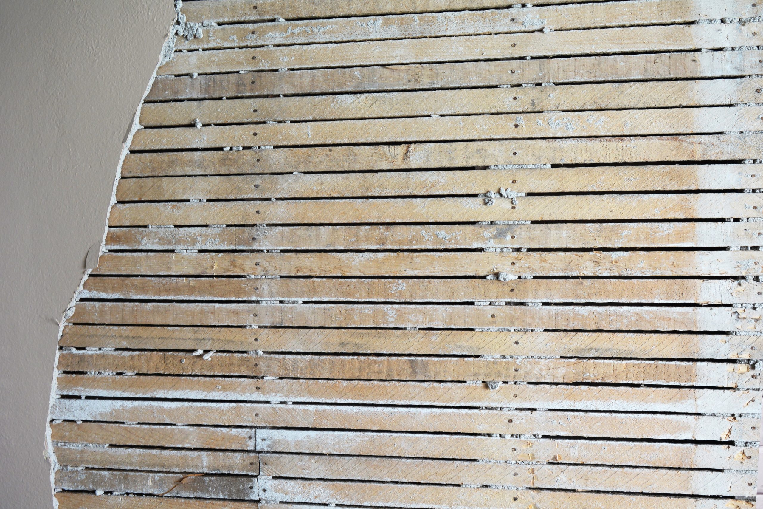 Hanging Art on Plaster Walls: The “Surgical” Approach for Pre-War Apartments